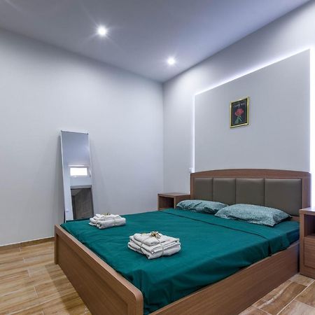 Renovated 2Bd House Close To Pireus Port ภายนอก รูปภาพ